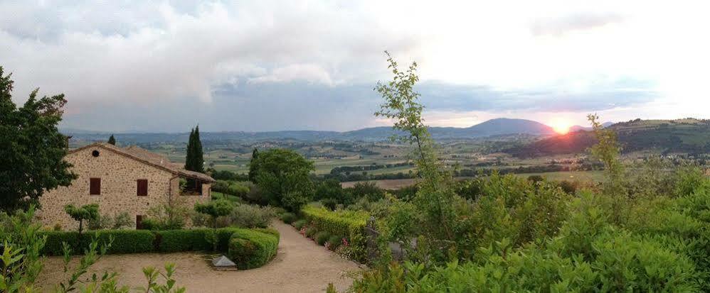 Agriturismo Le Colombe 阿西西 外观 照片